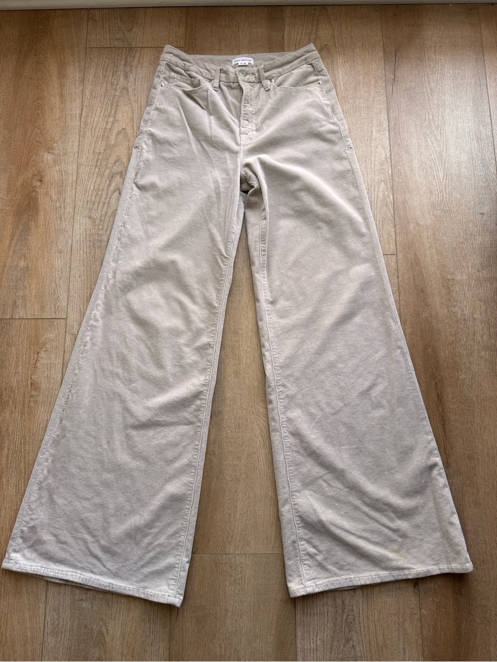 Good American Wide-Leg Corduroy Jeans in Light Beige - Women